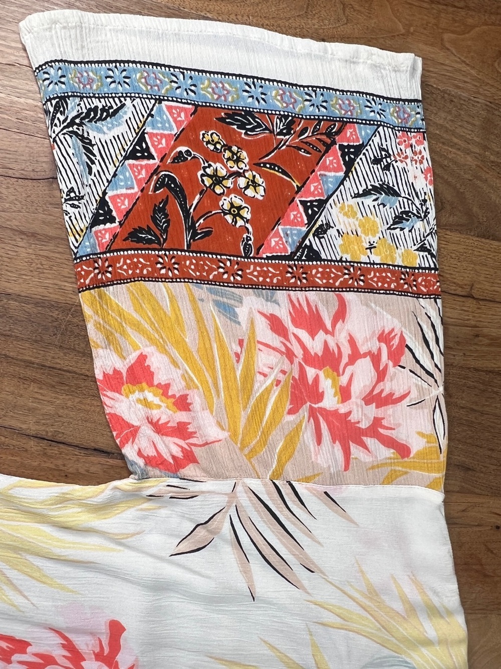 Billabong Fire Nights Beach CoverUp Kimono Boho Festival Vibrant Floral Tropical - Picture 9 of 9